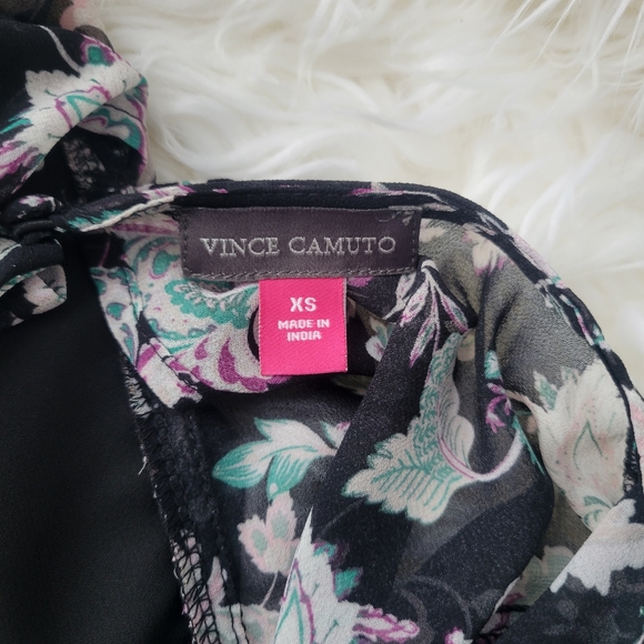 Vince Camuto Floral Blouse - Picture 5 of 6